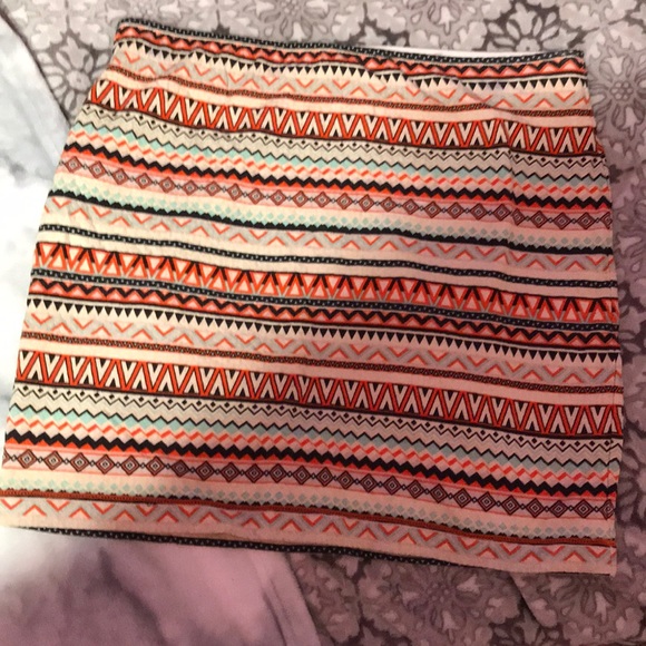 Tribal skirt - Picture 2 of 2
